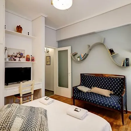 Victoria Jewels Apartment Athens